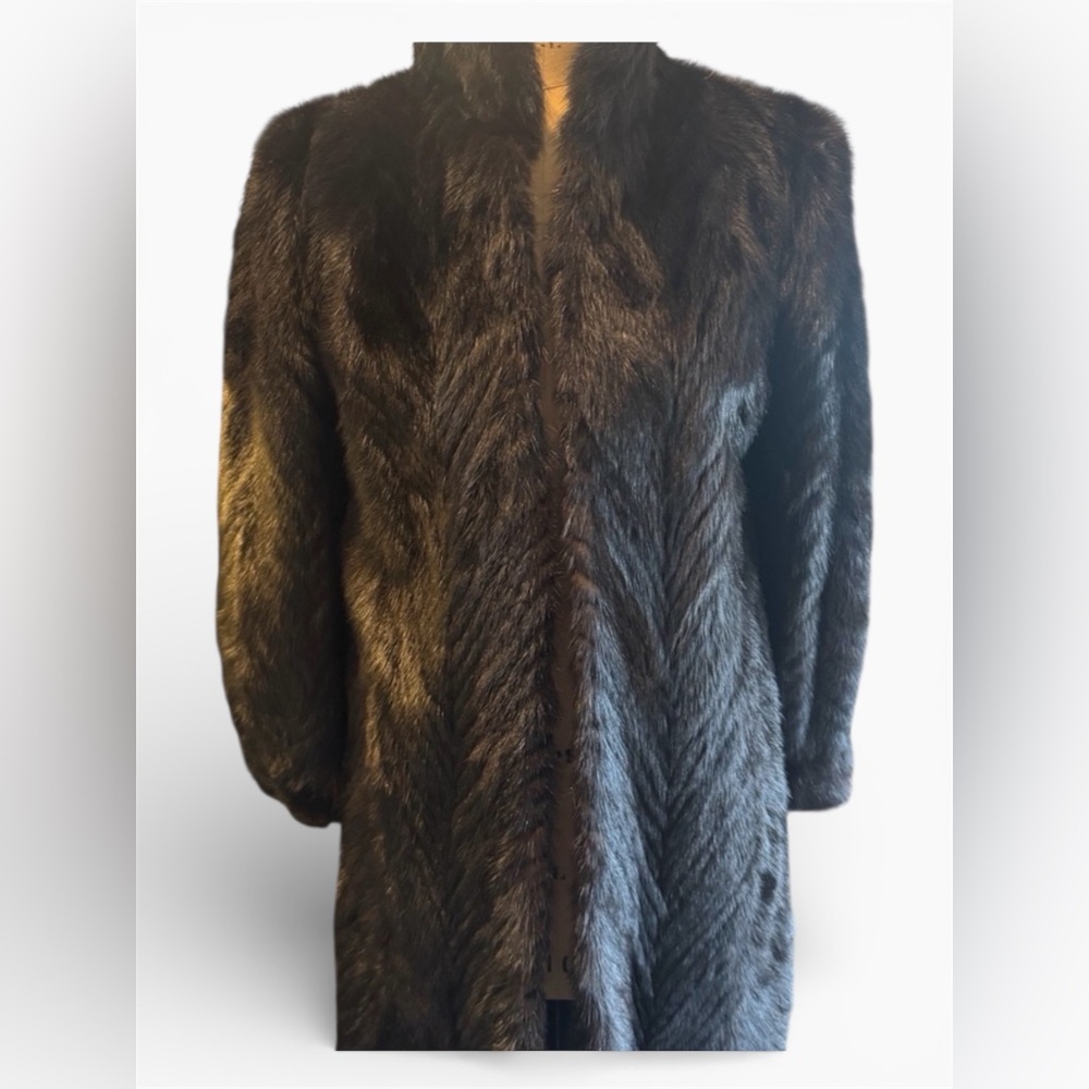 Elegant Black Chevron Mink Fur Coat